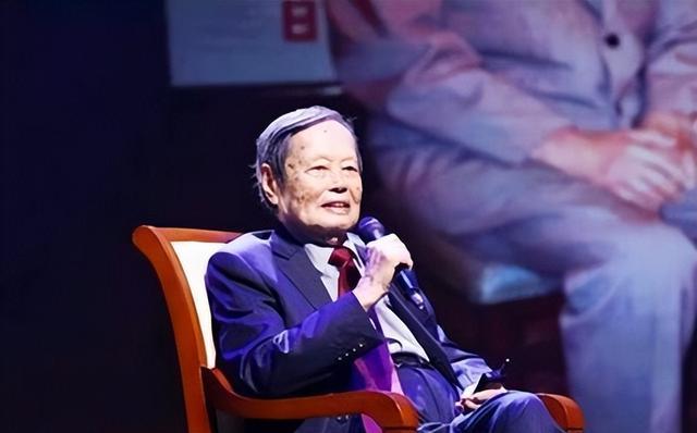 你怎么看待杨振宁获得“求是终身成就奖”?...