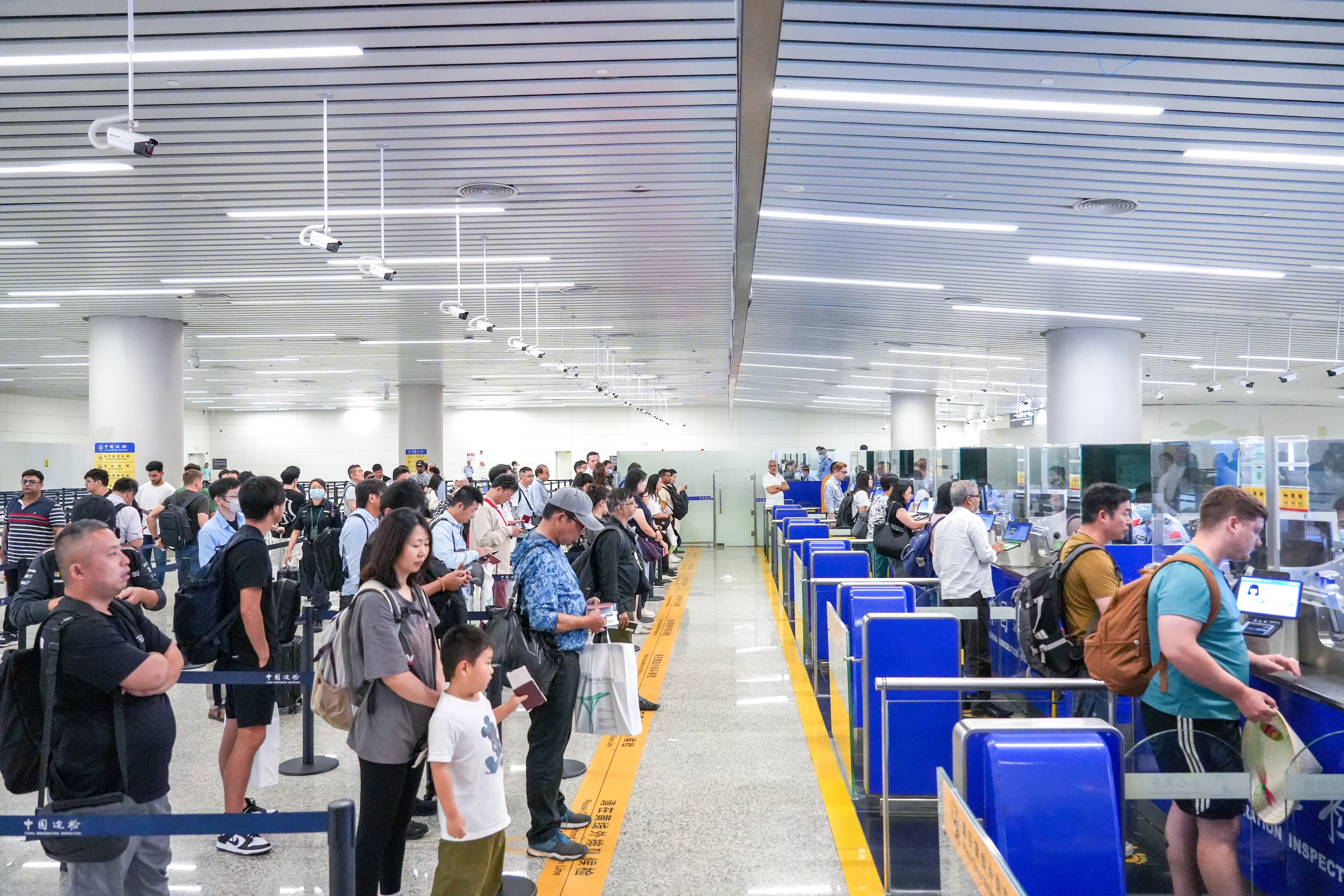 QQ快餐300套餐：打工人午餐救星or资本家的数字游戏？