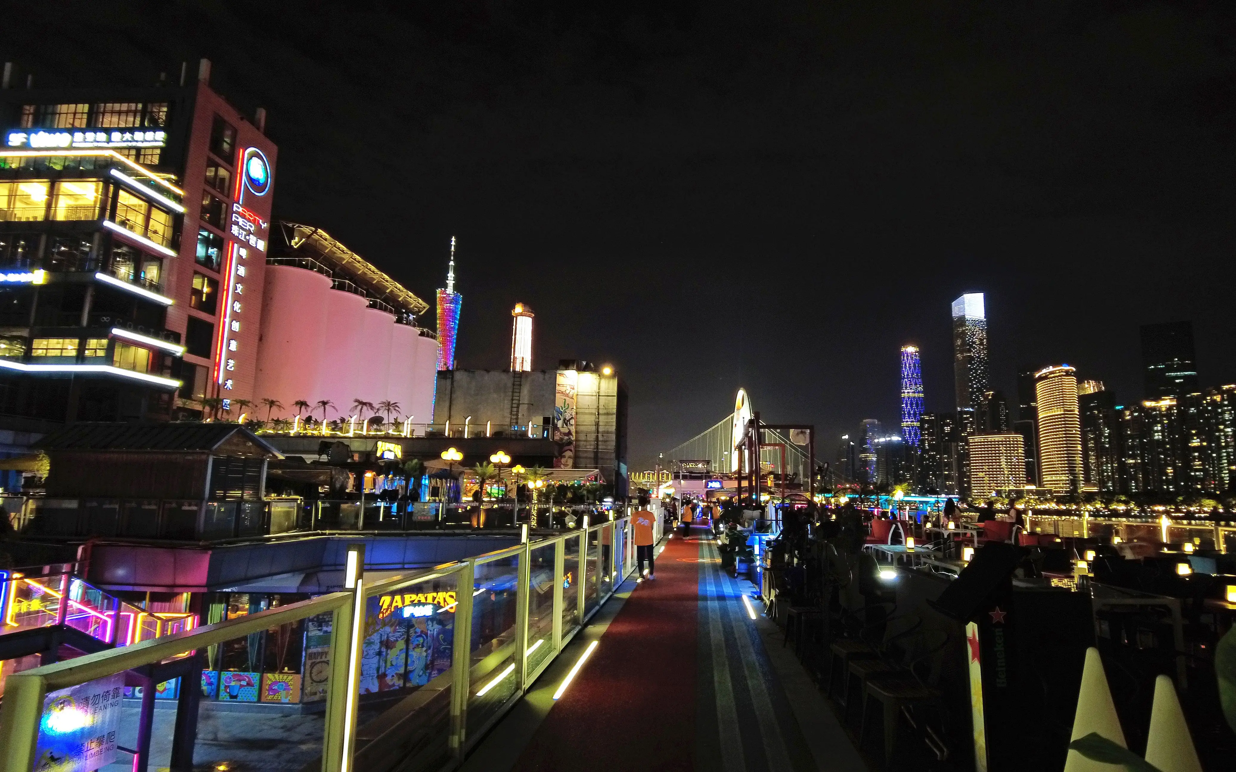 延安夜生活全攻略，适合交友聚会的热门街区