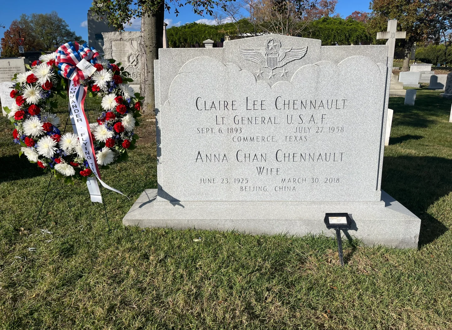 叛军首领纪念馆为什么在美国阿灵顿国家公墓在最显眼处...