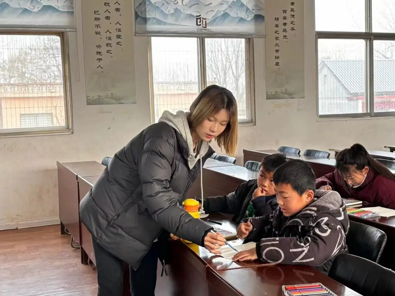 大学生支教利弊分析 海归投身乡村发展现状