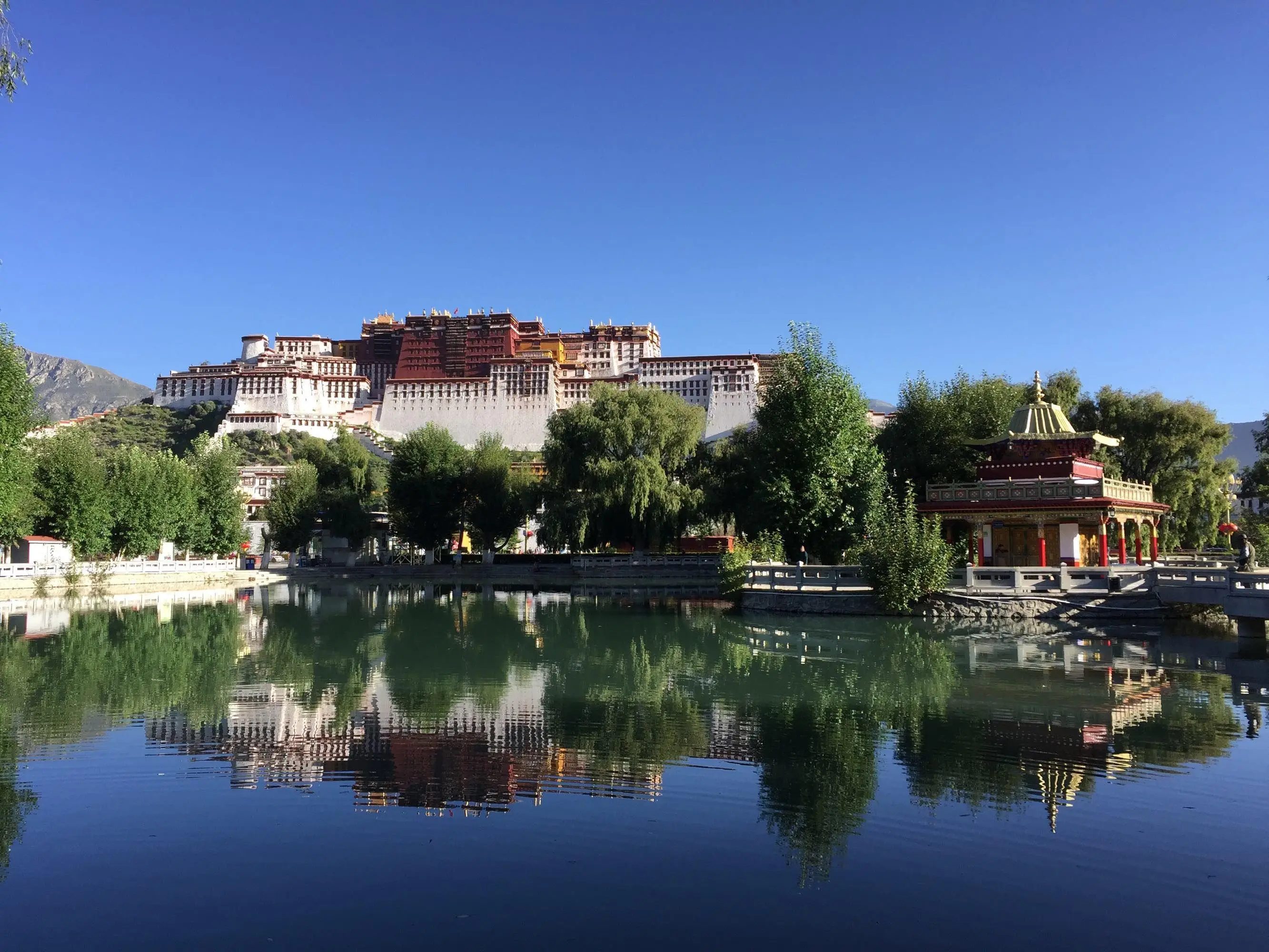 如何讲述本来的西藏,而不是旅游者眼中的印象?...