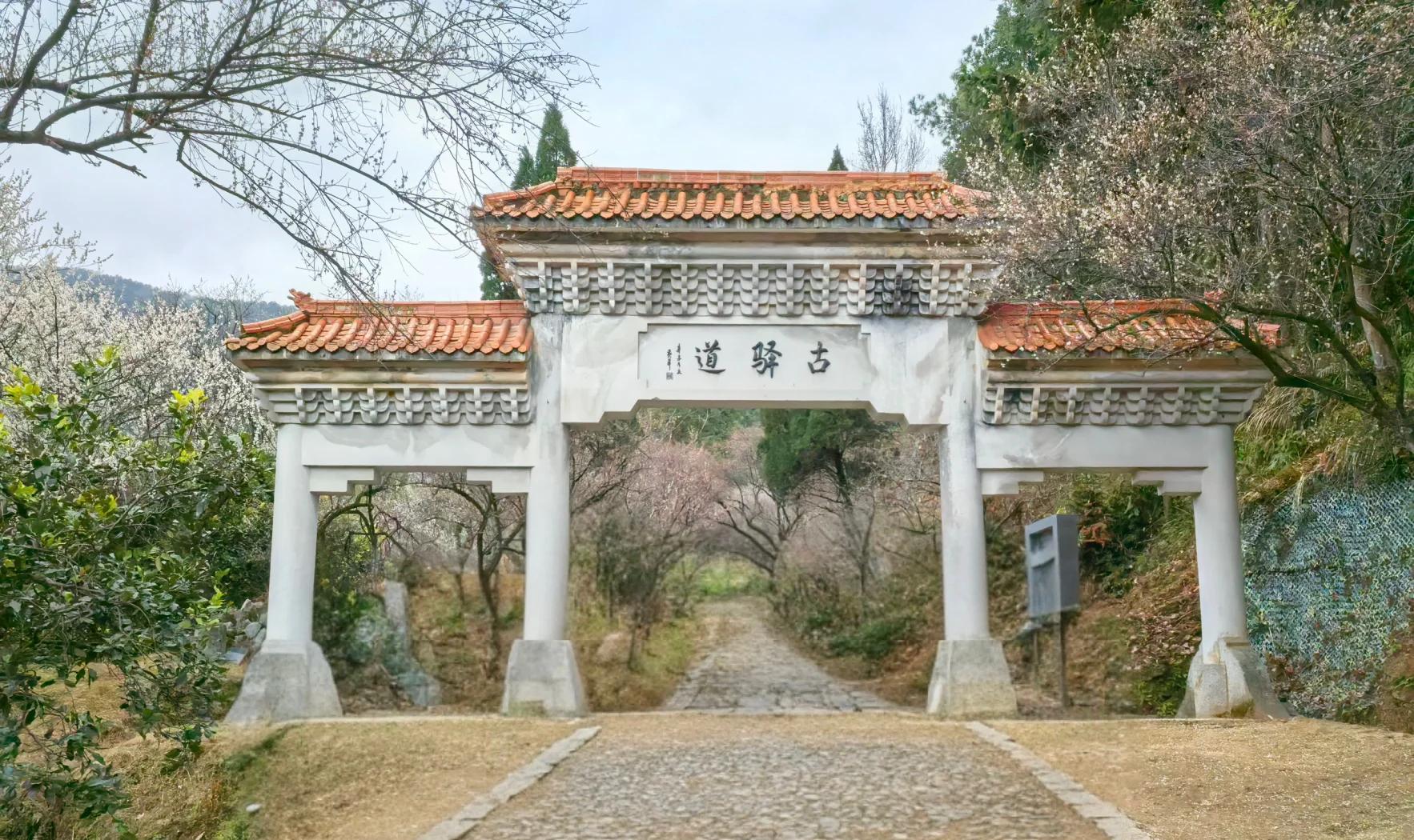 始于秦汉的梅关古道如何成为通往海上丝路唯一陆路商贸...