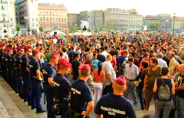 在如何接纳难民的问题上,美国人的表现和德国人大不一...