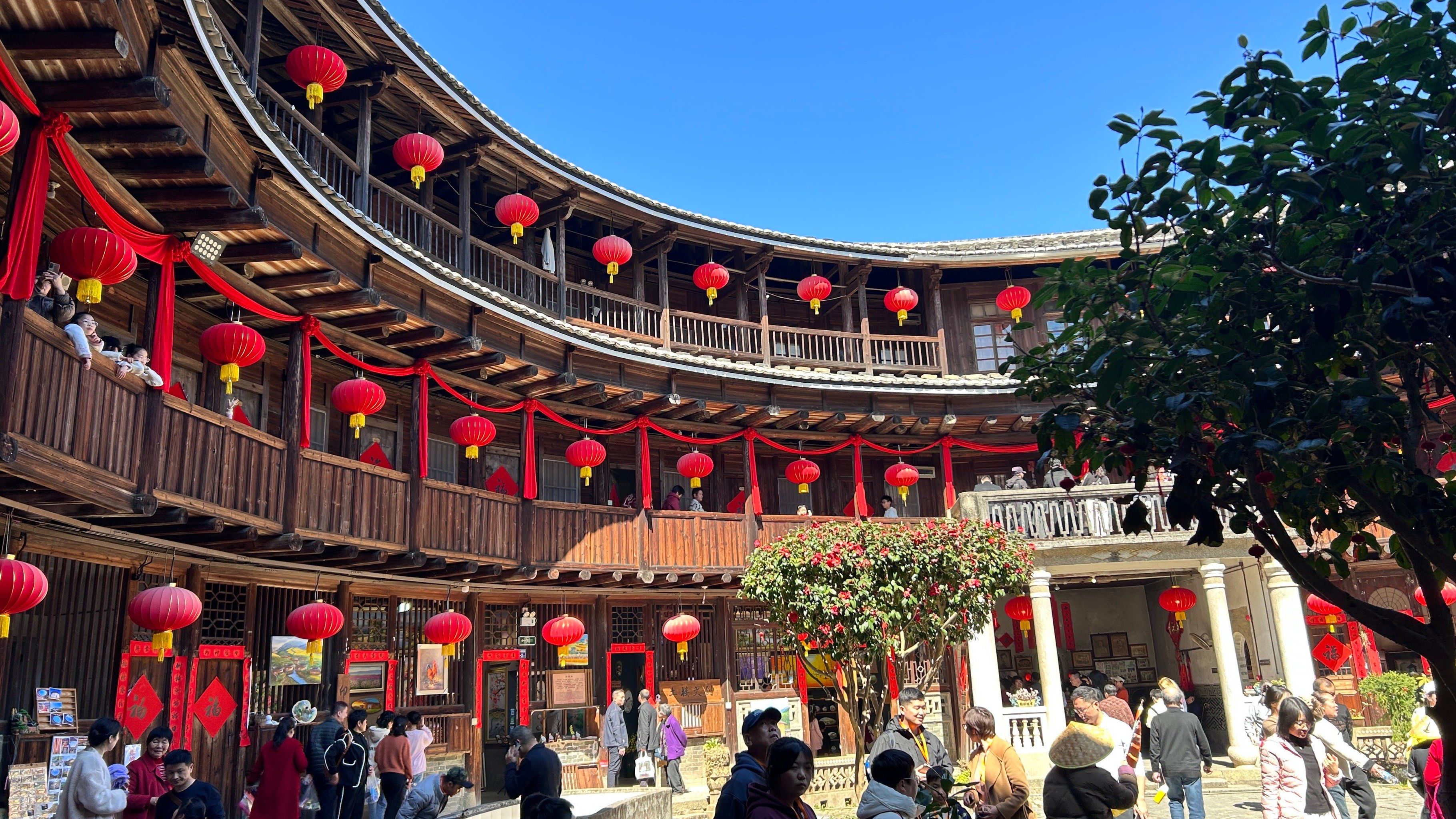 住在南靖土楼里吃客家菜是一种什么样的体验?...