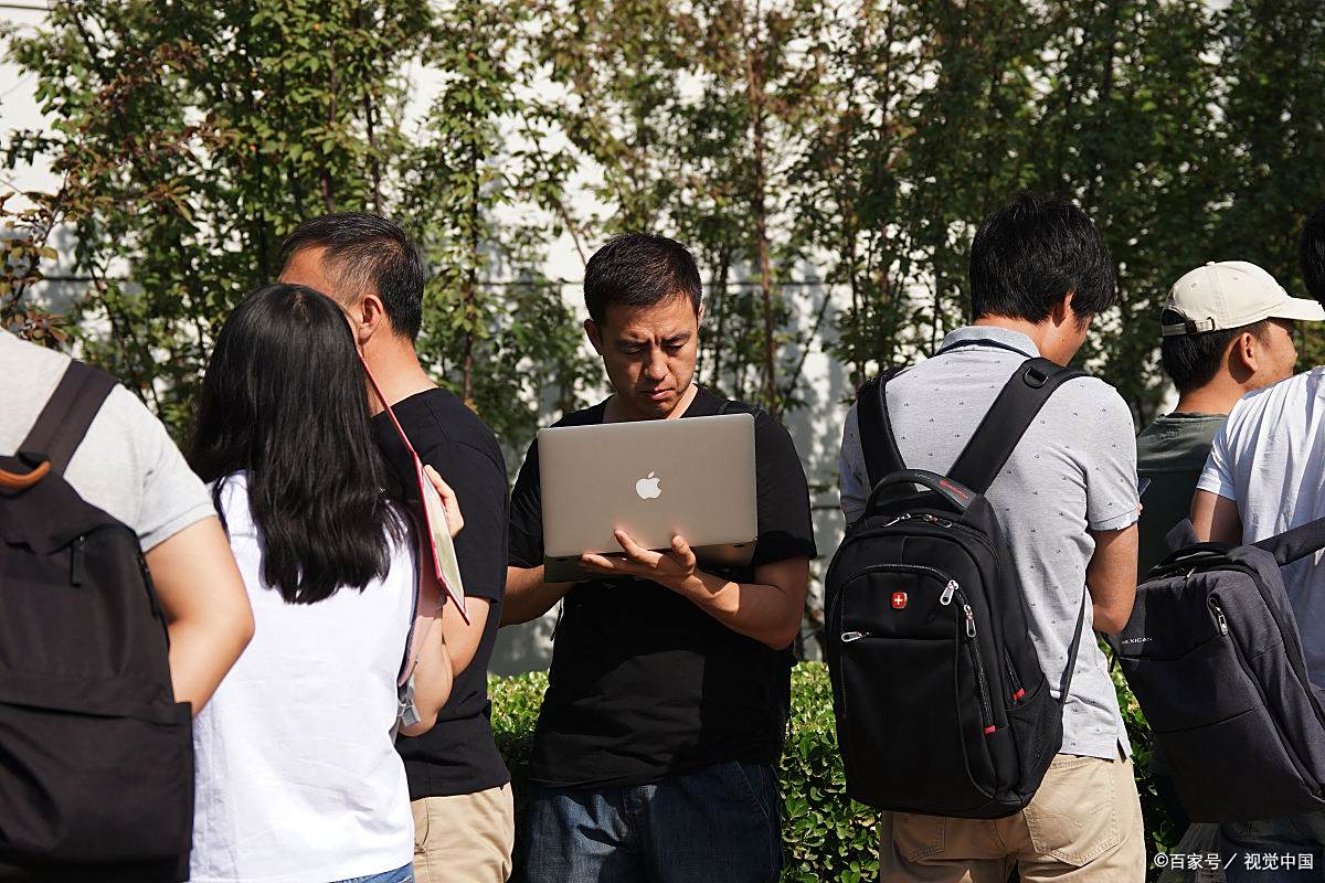 毕业之后,在北京活成一个普通人有多难...