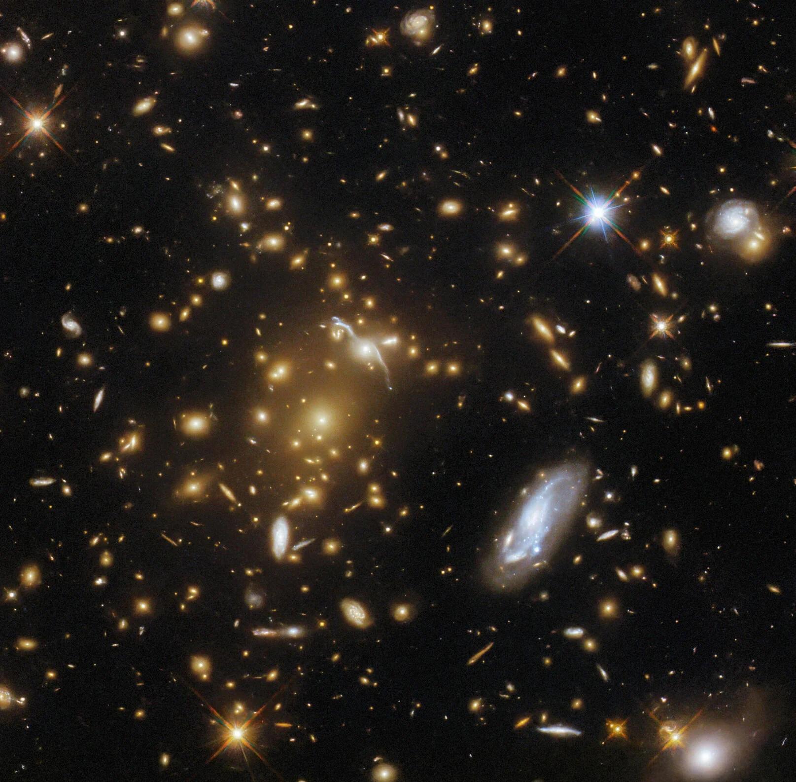 哈勃望远镜如何测算宇宙年龄 测算星系距离的造父变星