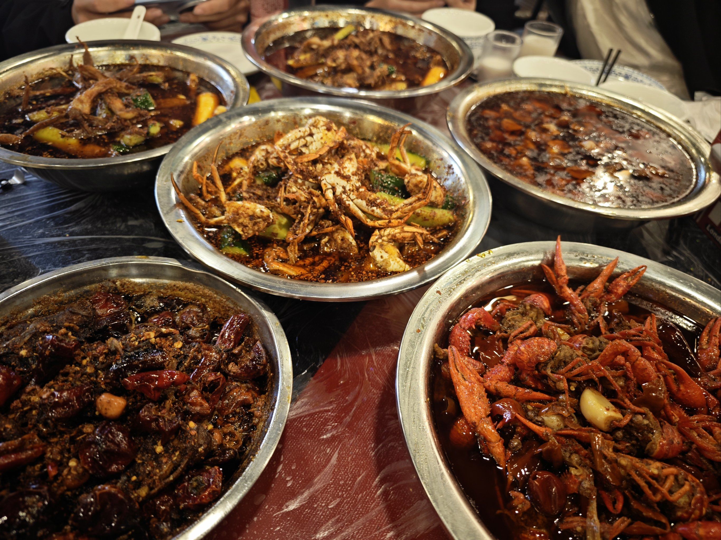 150元快餐为何火爆重庆城中村？_拆解高性价比生存法则