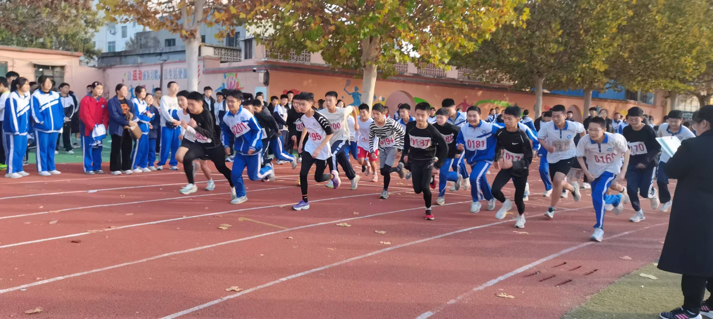 长跑健身装备怎么选 新手健身房必备清单