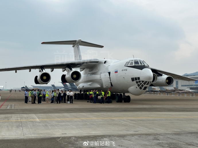 如何区别运—20于伊尔-76、C-17(上)...