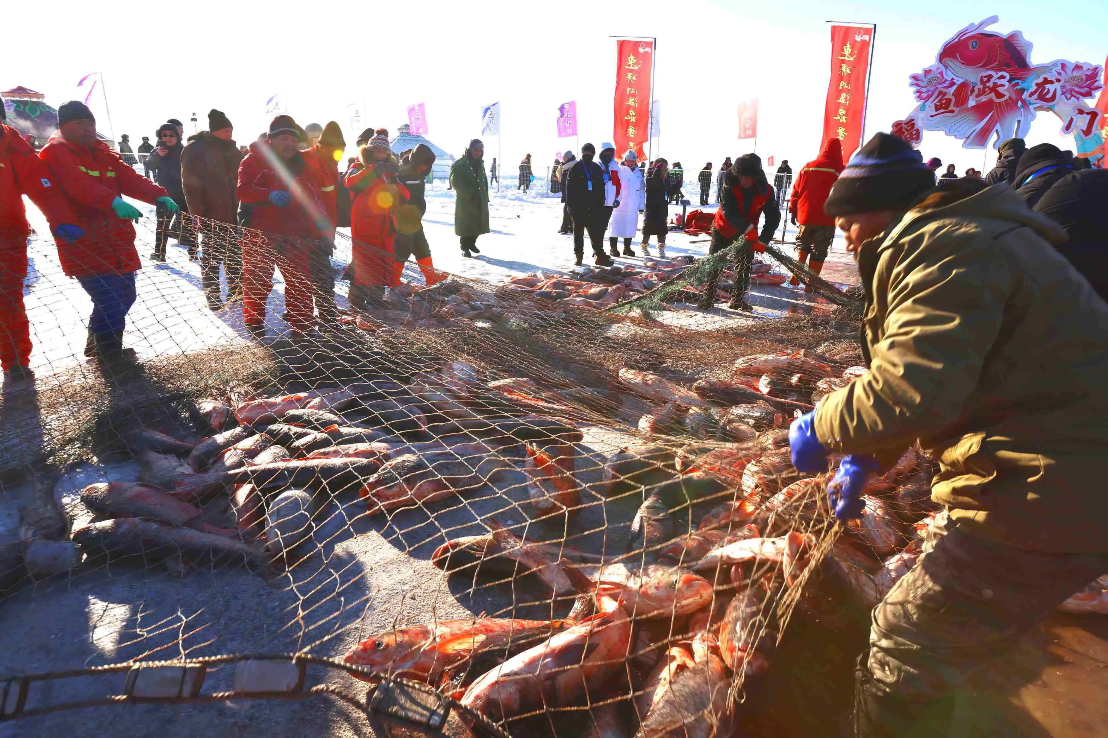 内蒙达里诺尔湖捕鱼人为何现在就要开始告别?...