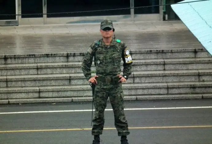 韩国欧巴服兵役:军方是最大的“经纪公司”?...