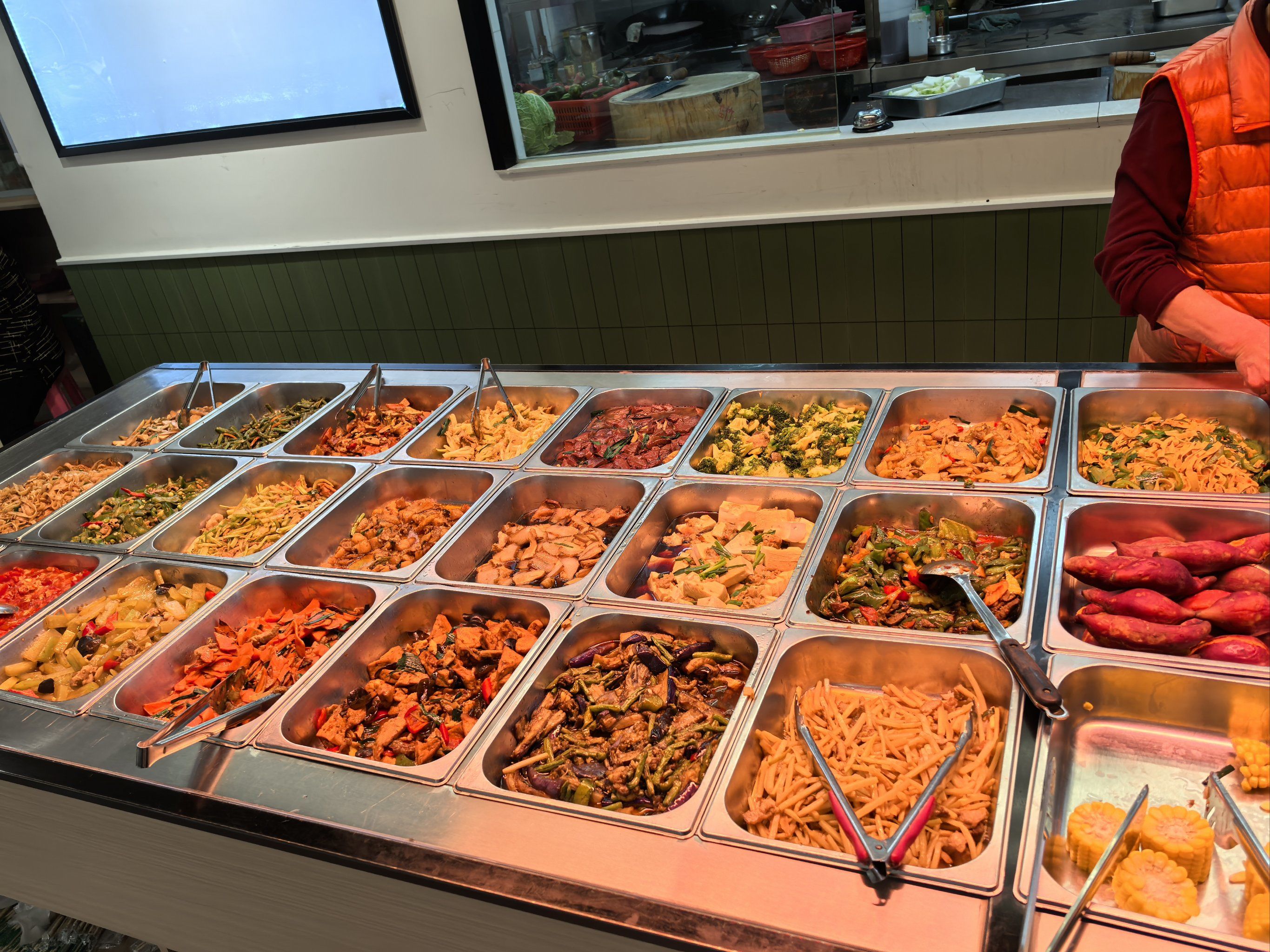 100元两小时做完付款快餐:当代打工人的极限生存实验