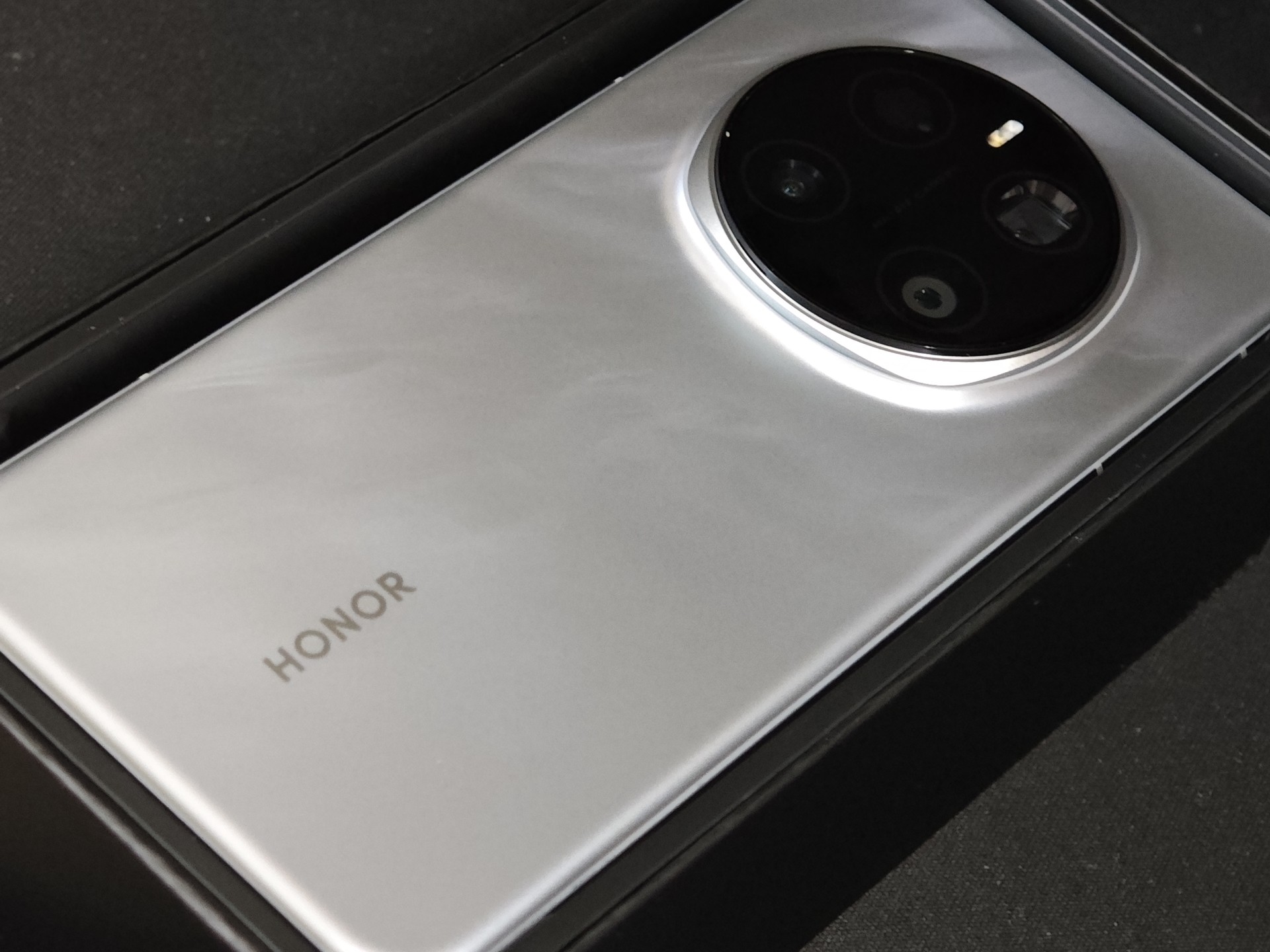 荣耀60优缺点分析 荣耀手机值不值得买