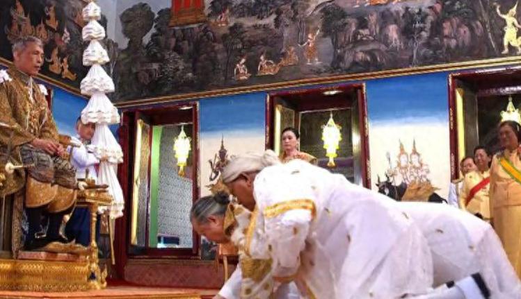 泰国国王常住慕尼黑原因 哇集拉隆功的海外生活揭秘