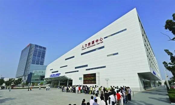 她是最后的海洋丝绸缝纫工?...